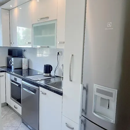 Apartman Isabela - 3 Bedrooms - Near To Mall Of Split