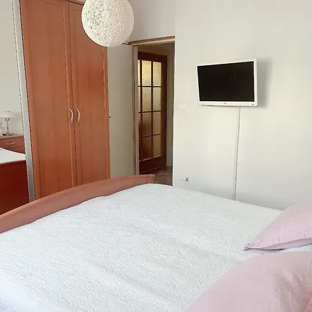 Isabela - 3 Bedrooms - Near To Mall Of * Split